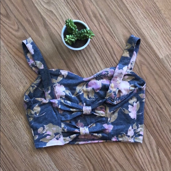 3/$21 Floral Crop Top - Picture 2 of 3